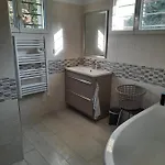 Maison Sur 2000m² D'espace Vert. 펜션 Bessan