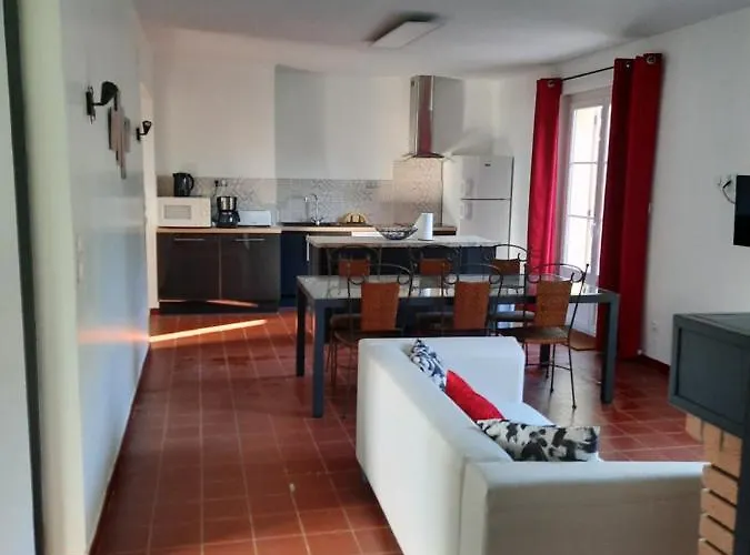 Maison Sur 2000m² D'espace Vert. Feriehus Bessan