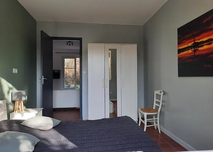 Feriehus Maison Sur 2000m² D'espace Vert. Bessan