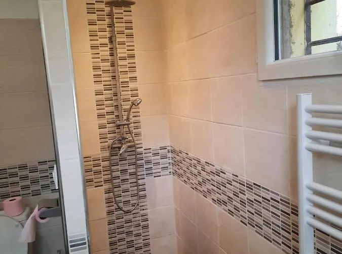 Feriehus Maison Sur 2000m² D'espace Vert. Bessan